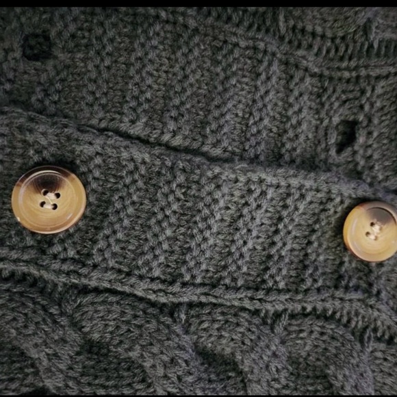 Oversized Grey Cable Knit Cardigan Long Sleeves Hip Length Buttoned - Picture 13 of 16